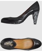 Maloles Closedtoe Slipons - Lyst