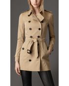 Burberry Short Cotton Gabardine Trench Coat - Lyst