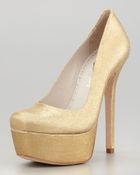 Alice + Olivia Larimore Platform Pump Gold - Lyst