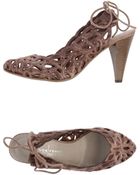 Latitude Femme Closedtoe Slipons - Lyst