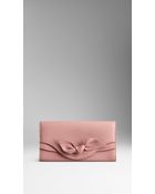 Burberry Knot-Detail Grainy Leather Continental Wallet - Lyst