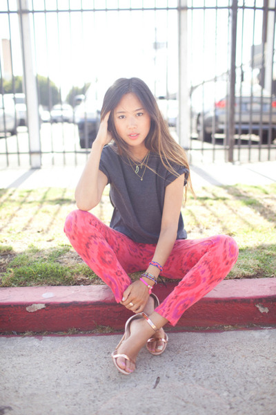 songofstyle is wearing: Wesley Mason’s Billabong T-shirt...