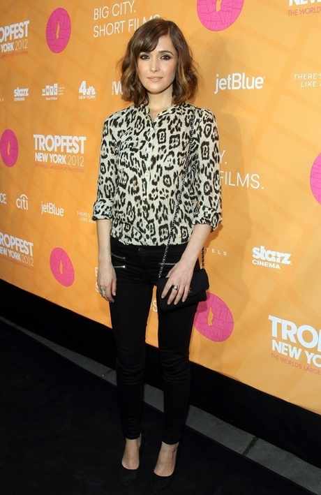 Rose Byrne in Joe's Top & J Brand Jeans