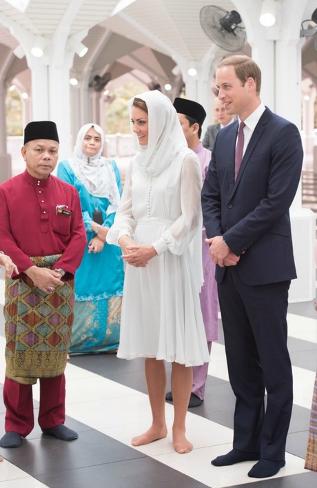 Duchess of Cambridge visited Assyakirin Mosque