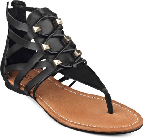 Guess Glando Gladiator Flat Thong Sandals in Black | Lyst