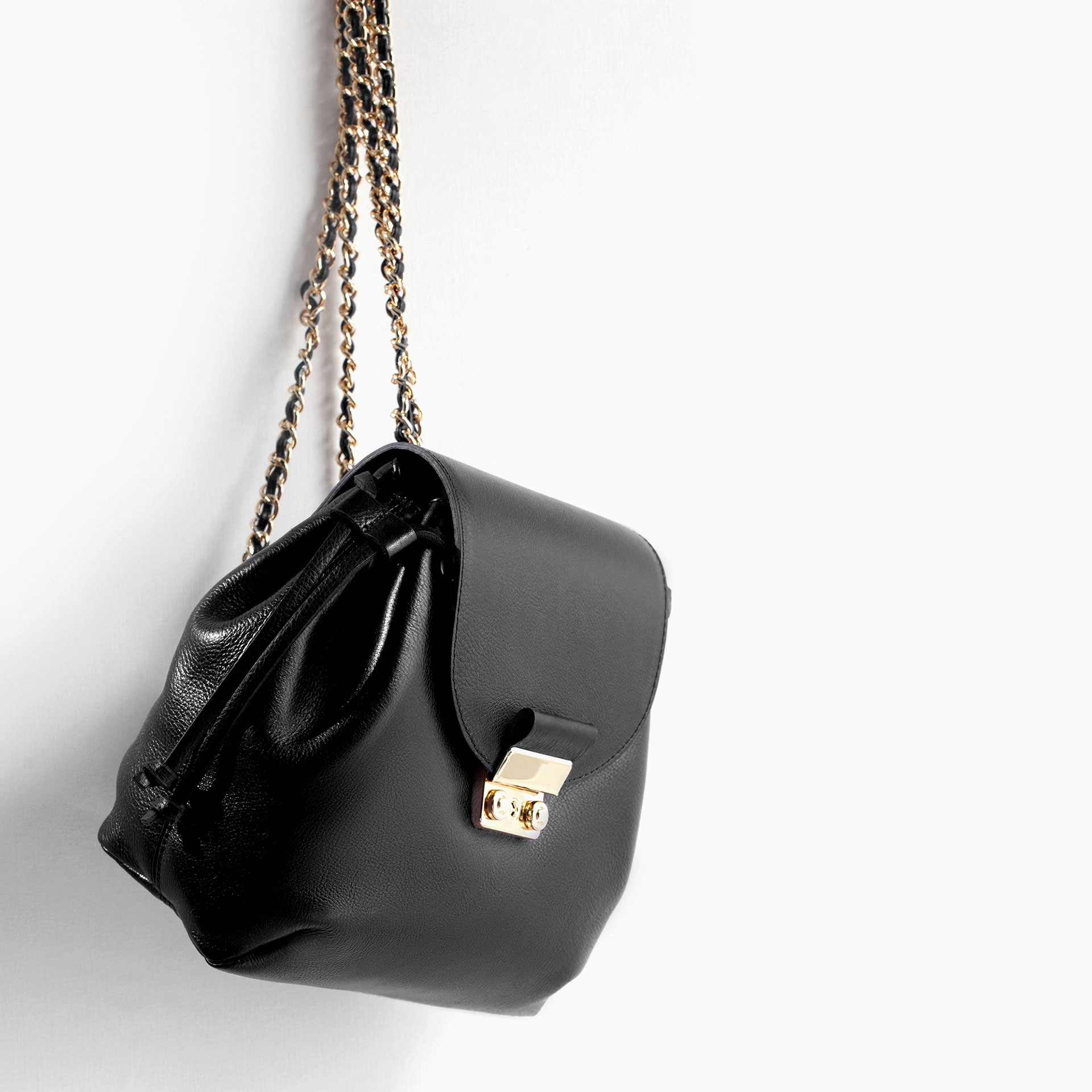 Zara Leather Backpack with Metal Clasp in Black | Lyst