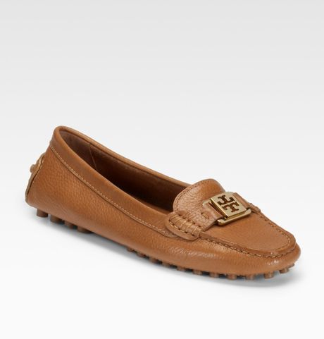 Tory Burch Kendrick Pebbled Leather Drivers in Brown (TAN) - Lyst