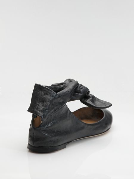 flats with wrap around ankle