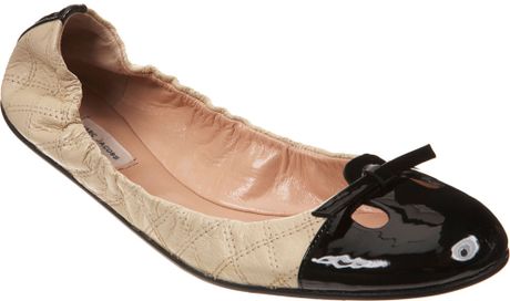 Marc Jacobs Quilted Mouse Ballet in Beige - Lyst