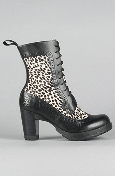 dr martens wingtip black white