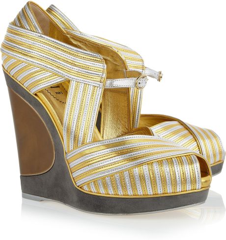 Yves Saint Laurent Maggy Metallic Leather Wedges in Gold - Lyst