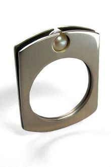 Lauraberrutti Sterling Silver Ring with Pearl in Tension - Lyst