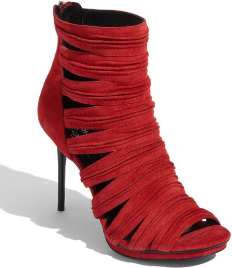 Donald J Pliner Suede Sandal in Red (beet) - Lyst