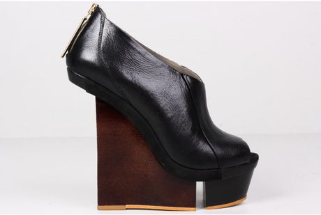 Finsk Black Fender Cutout Wedge Peep Toe in Black - Lyst