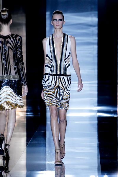 Gucci Spring 2012 Metallic Multicolor Art Deco Print Knee Lenght Cocktail Dress  in Black (black, gold, white) - Lyst