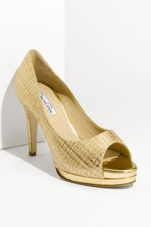 Oscar de la Renta Textured Peep Toe Pump - Lyst