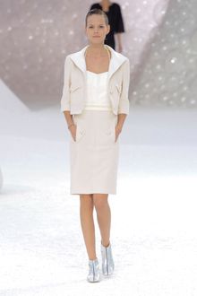Chanel Spring 2012 White Sleeveless Top With Pearl Details - Lyst