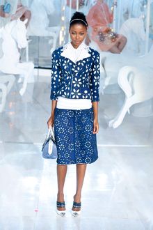 Louis Vuitton Spring 2012 White Top with Oversized Lacy Collar - Lyst