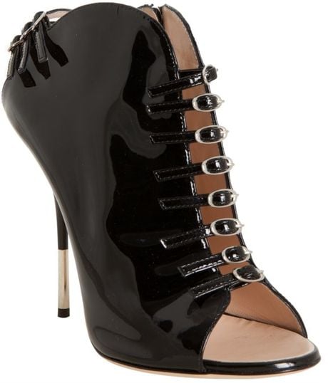 Giuseppe Zanotti Black Patent Leather Buckle Detail Peep Toe Ankle Bootie in Black - Lyst