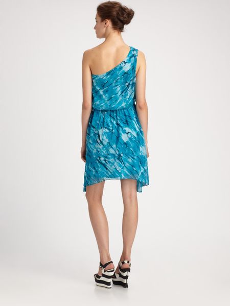 alice and olivia blue gown
