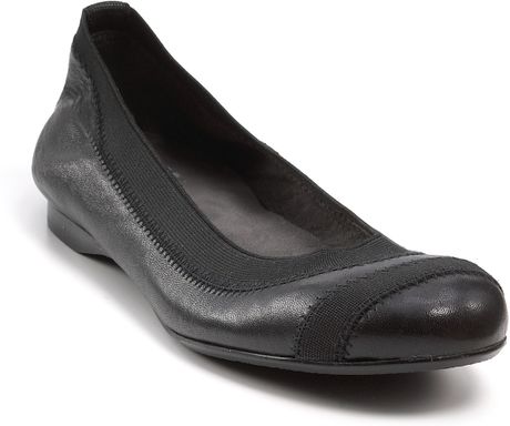 stuart weitzman black ballet flats