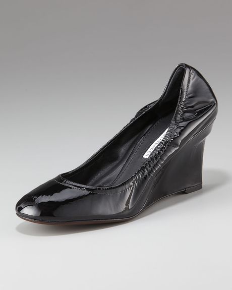 vera wang wedge booties