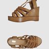 Chloé Wedge in Brown (camel) - Lyst