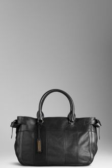 Burberry Large Leather Buckle Detail Tote - Lyst