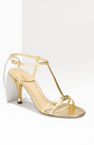 Gucci Tstrap Sandal in Gold (gold leather) - Lyst