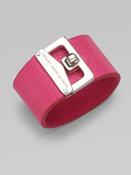 Marc By Marc Jacobs Turnlock Leather Cuff Bracelet in Pink - Lyst