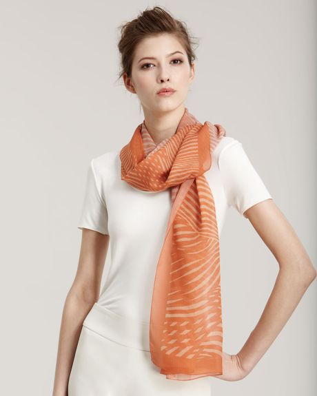 Giorgio Armani Abstractprint Stole in Orange (pesce tngrne crme) - Lyst