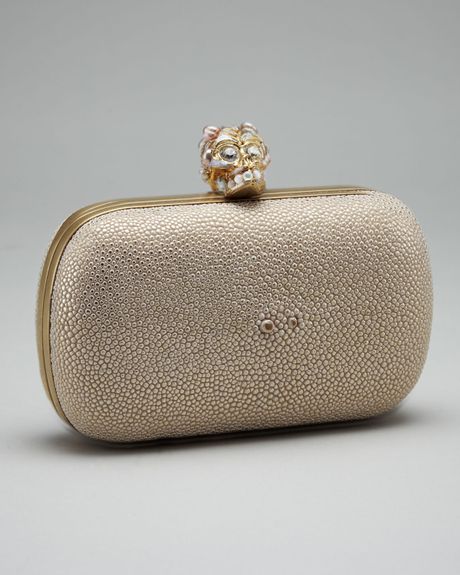 Alexander Mcqueen Pearl & Stingray Skull Box Clutch in Beige (pearl) - Lyst