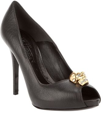 Alexander McQueen Skull Detail Pump - Lyst