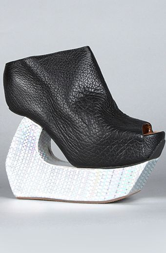  The Glide Shoe in Black Leather and Hologram 