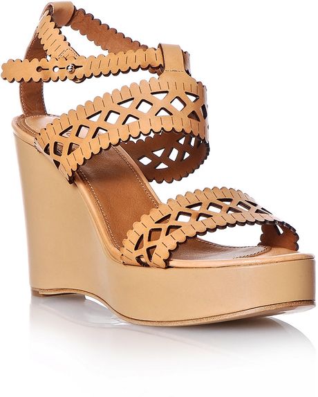 Chloé Lasercut Leather Wedge Shoes in Beige (camel) - Lyst