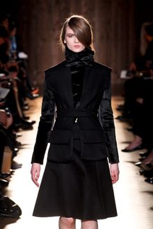 Roland Mouret Fall 2012 Long Sleeve Fur Black Top with Oversized Jabot-Like Black Collar - Lyst