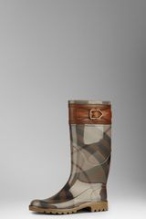 Burberry Buckle Detail Check Rainboots