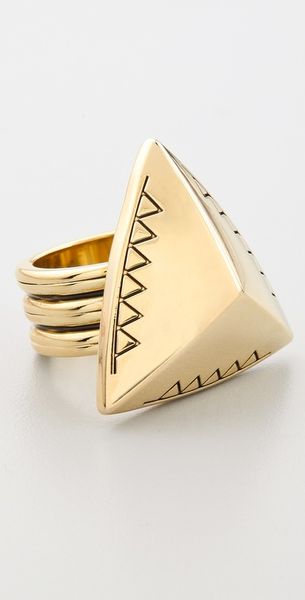 House Of Harlow Engraved Faceted Pyramid Cocktail Ring in Gold - Lyst