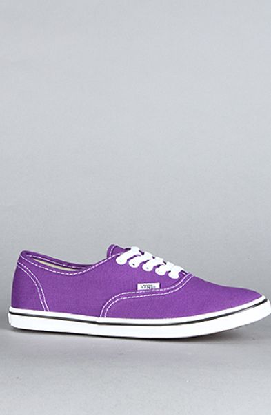 Vans The Authentic Lo Pro Sneaker in Purple in Purple - Lyst