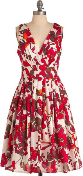 Modcloth Glamour Power To You Dress in Flower Box in Brown (coffee) - Lyst