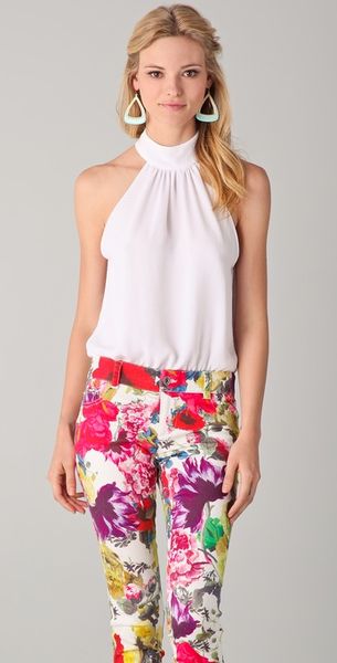 Alice + Olivia Halter Bodysuit in White - Lyst
