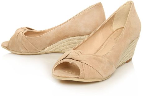 carvela nude wedges