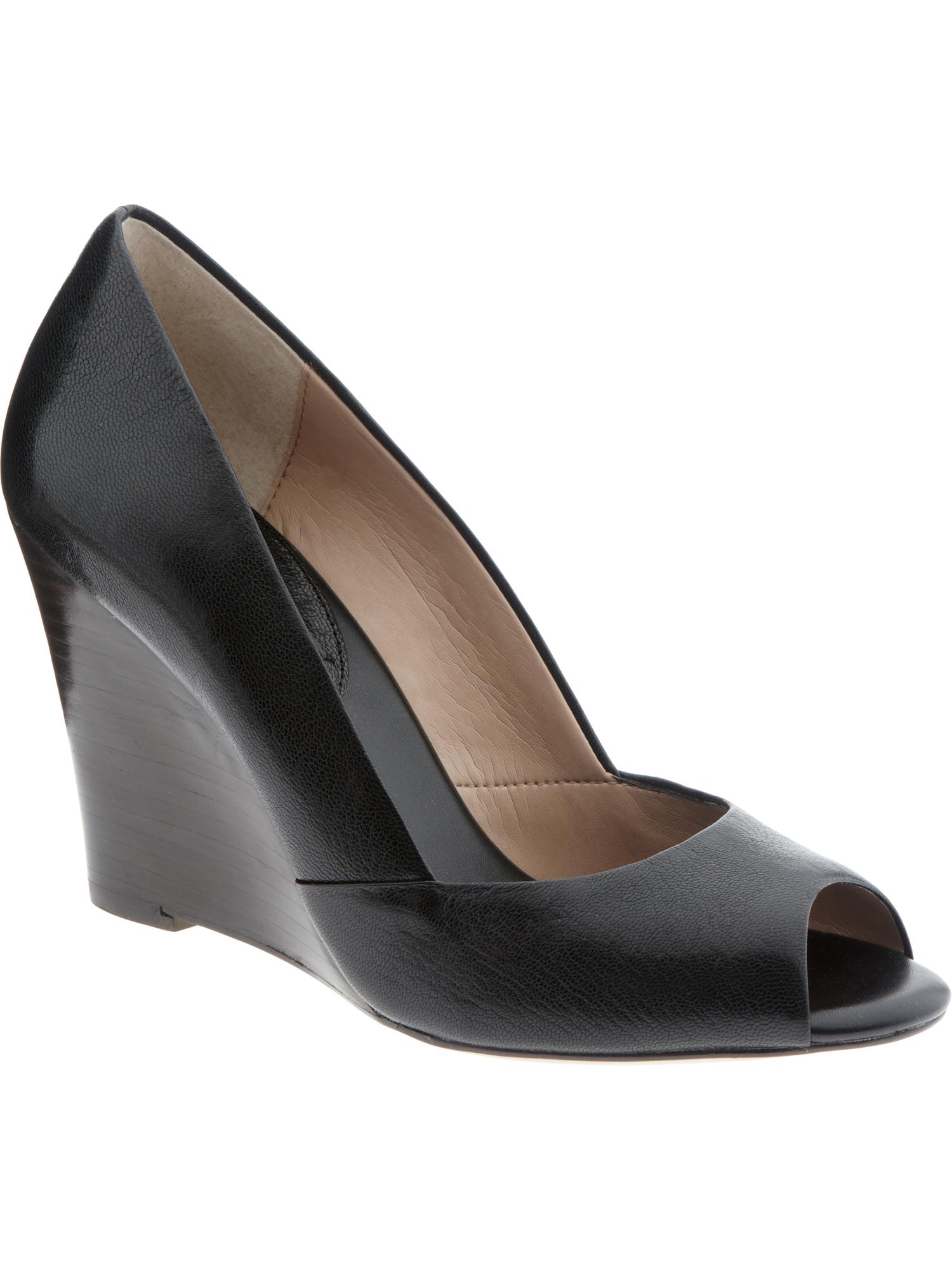 Our shoes for women are designed to be flattering and comfortable.