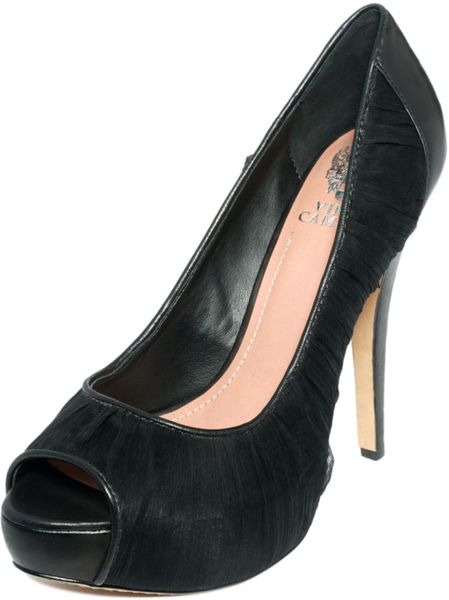 airmosah pump vince camuto
