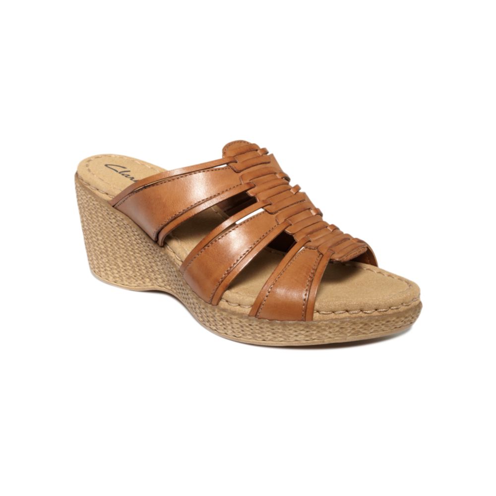 clarks womens tan sandals