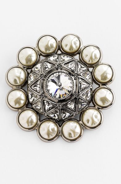 St. John Crystal Baroque Faux Pearl Brooch in Gold (flash gold) - Lyst