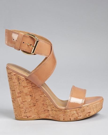 stuart weitzman tan wedges