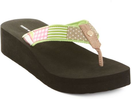 Tommy Hilfiger Maven Thong Wedges in Beige (safari) - Lyst