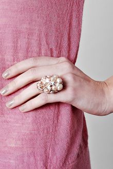 Alexander McQueen Freshwater Pearl Skull Ring - Lyst