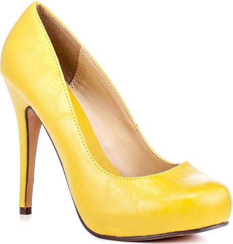 Michael Antonio 'Love Me' Pumps in Yellow - Lyst